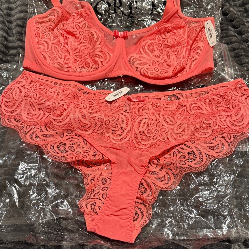 Adore Me Coral Lace Bra Set 40DDD and 2XL. I119